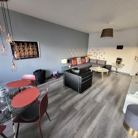 Tichnich Appartement - 2 Bedrooms - 1 Min Away From Train Station 安纳马斯 外观 照片