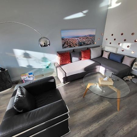 Tichnich Appartement - 2 Bedrooms - 1 Min Away From Train Station 安纳马斯 外观 照片