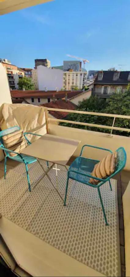 Tichnich Appartement - 2 Bedrooms - 1 Min Away From Train Station 安纳马斯 外观 照片