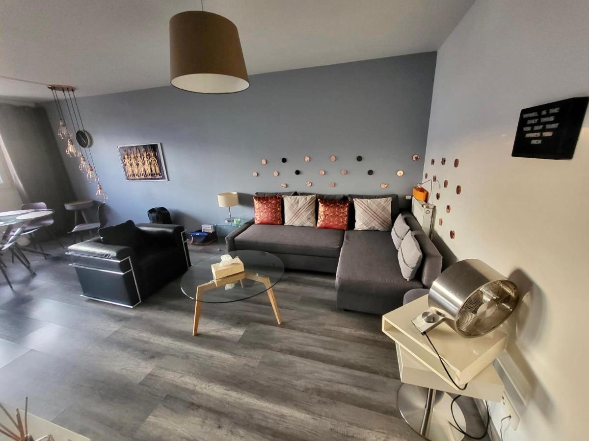 Tichnich Appartement - 2 Bedrooms - 1 Min Away From Train Station 安纳马斯 外观 照片