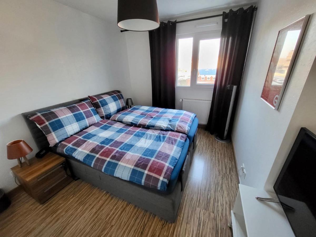 Tichnich Appartement - 2 Bedrooms - 1 Min Away From Train Station 安纳马斯 外观 照片
